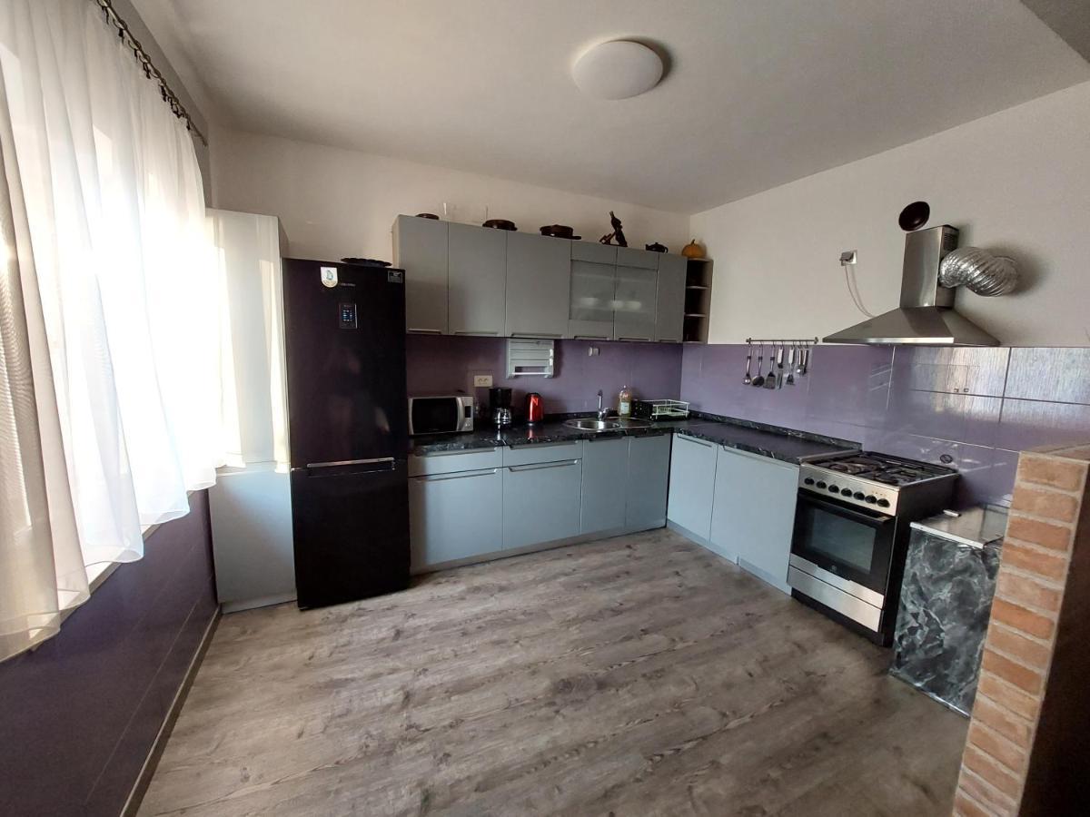 Apartment Denis Сень Экстерьер фото